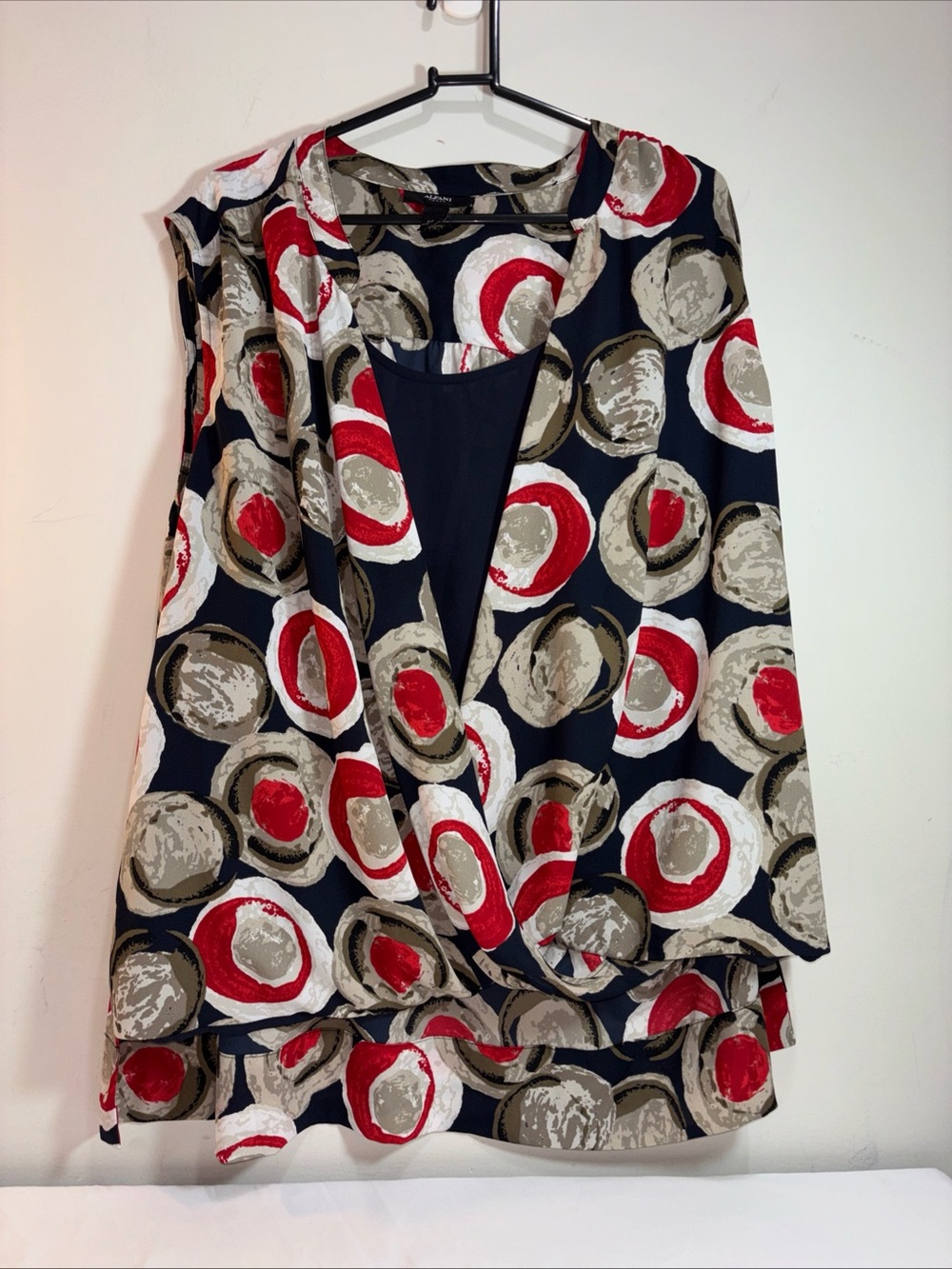 Alfani Womens Black Red Taupe Abstract Print blouse. 870